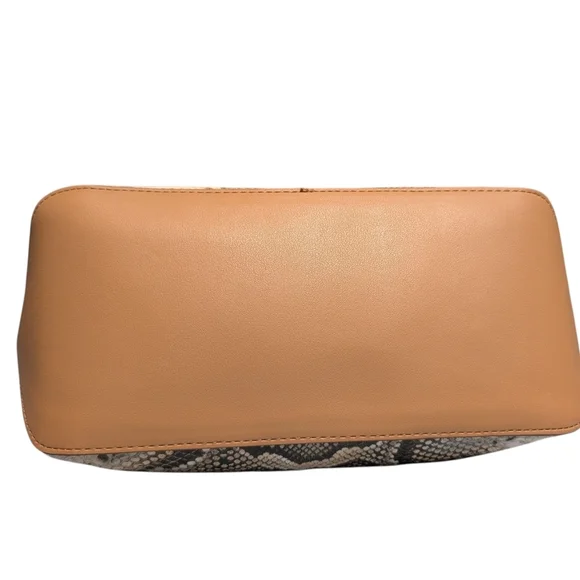 Anne Klein Snakeskin Pattern Tote Bag Matching Attached Keytag ID Tag Tan Straps - Picture 12 of 14